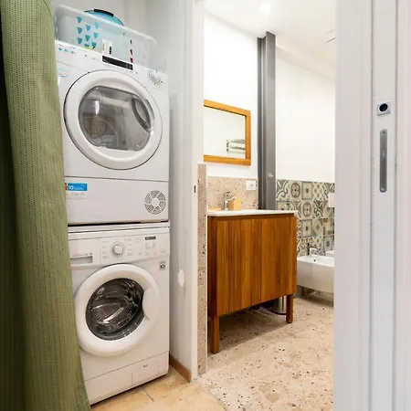 Appartement Guesthost - Stazione & Politecnico Stylish With Netflix Bari