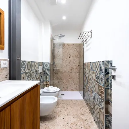 Appartement Guesthost - Stazione & Politecnico Stylish With Netflix