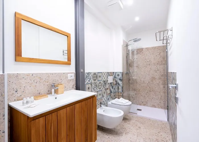 Guesthost - Stazione & Politecnico Stylish With Netflix Бари