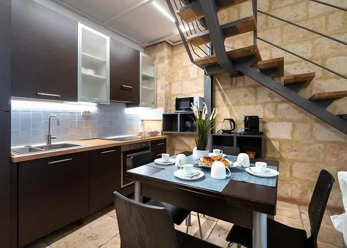 Guesthost - Stazione & Politecnico Stylish With Netflix * Бари