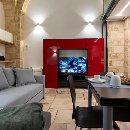 Stazione & Politecnico Stylish With Netflix * Bari