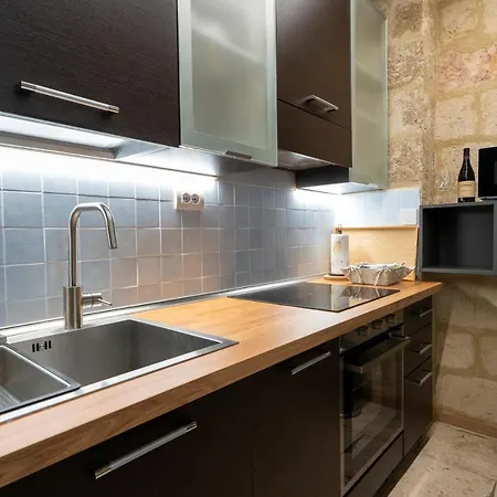 Guesthost - Stazione & Politecnico Stylish With Netflix Bari