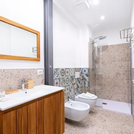 Guesthost - Stazione & Politecnico Stylish With Netflix Bari