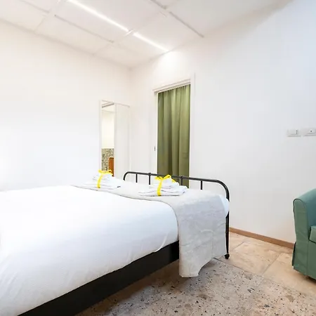Guesthost - Stazione & Politecnico Stylish With Netflix Apartman *