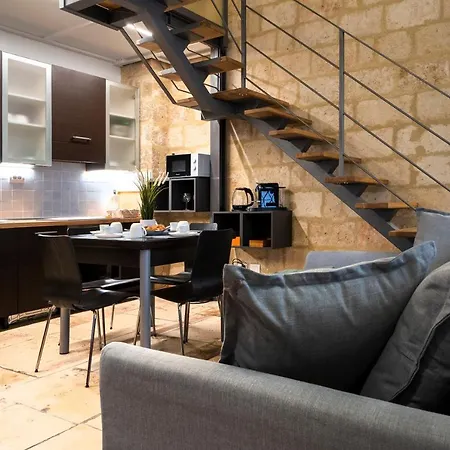 Stazione & Politecnico Stylish With Netflix Lägenhet